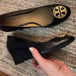 Tory Burch black nappa leather wedge shoes Chelsea 65mm heels sz 8 M